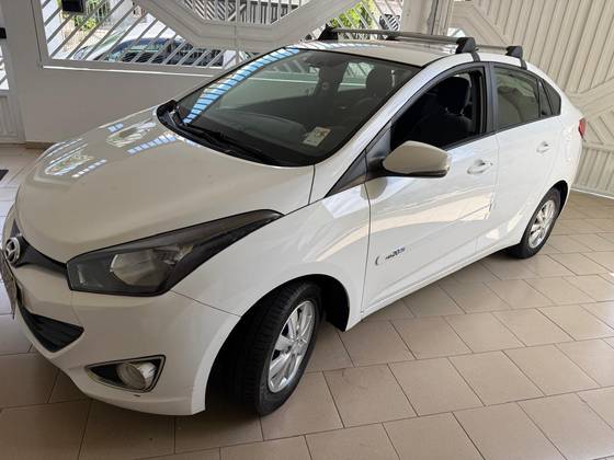 HYUNDAI HB20S 1.0 COMFORT PLUS 12V FLEX 4P MANUAL